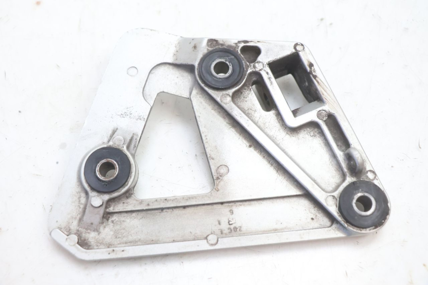 photo de SOPORTE ESTRIBERA DELANTERA IZQUIERDA SUZUKI GSX F GSXF 750 (1988 - 1998) - Vista general del producto