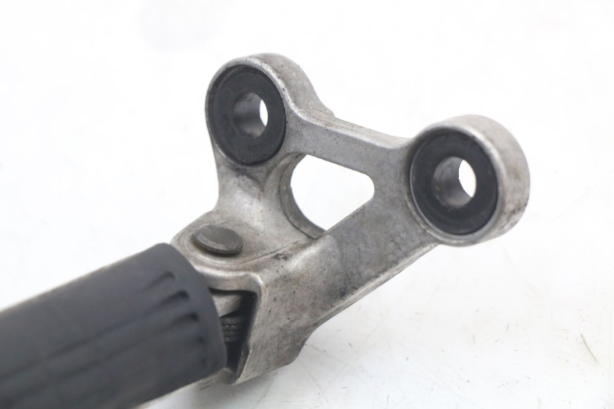 photo de SOPORTE ESTRIBERA DELANTERA IZQUIERDA HONDA CBR F 1000 (1993 - 1996) - Primer plano técnico