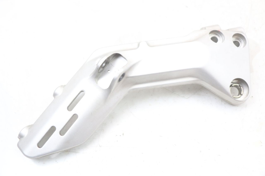 photo de SOPORTE ESTRIBERA DELANTERA IZQUIERDA HUSQVARNA SVARTPILEN 401 (2018 - 2023) - Primer plano técnico