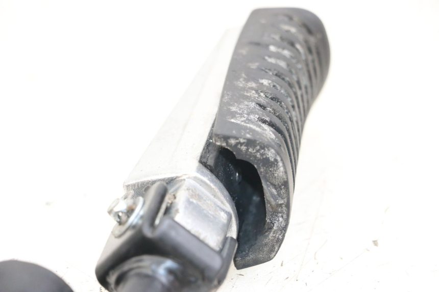 photo de SOPORTE ESTRIBERA DELANTERA IZQUIERDA KYMCO K-PW K-PIPE 50 (2012 - 2017) - Zoom estado de uso