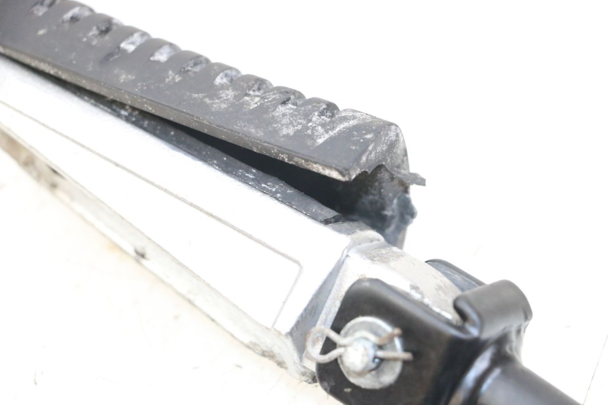 photo de SOPORTE ESTRIBERA DELANTERA IZQUIERDA KYMCO K-PW K-PIPE 50 (2012 - 2017) - Otra perspectiva