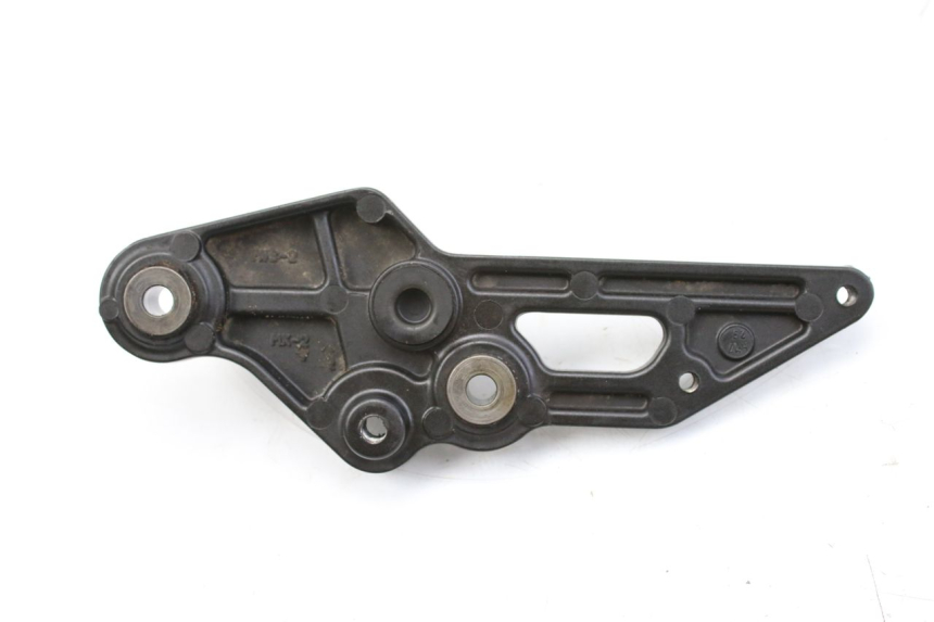 photo de PLATINA APOYA PIE DELANTERO IZQUIERDO YAMAHA MT-07 MT07 700 (2018 - 2020) - Otra perspectiva