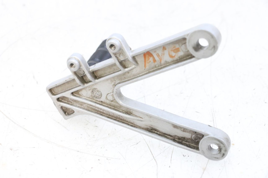 photo de SOPORTE ESTRIBERA DELANTERA IZQUIERDA HONDA NSR R 125 (1994 - 2003) - Primer plano técnico