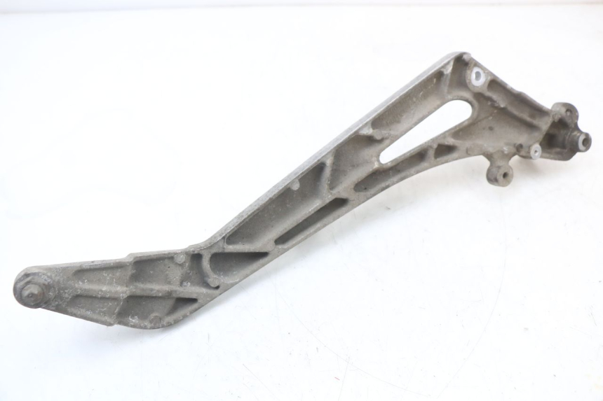 photo de PLATINA APOYA PIE DELANTERO IZQUIERDO HONDA NTV DEAUVILLE 650 (1998 - 2001) - Primer plano técnico