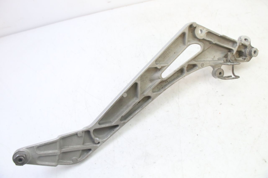 photo de SOPORTE ESTRIBERA DELANTERA IZQUIERDA HONDA NTV DEAUVILLE 650 (2001 - 2006) - Primer plano técnico