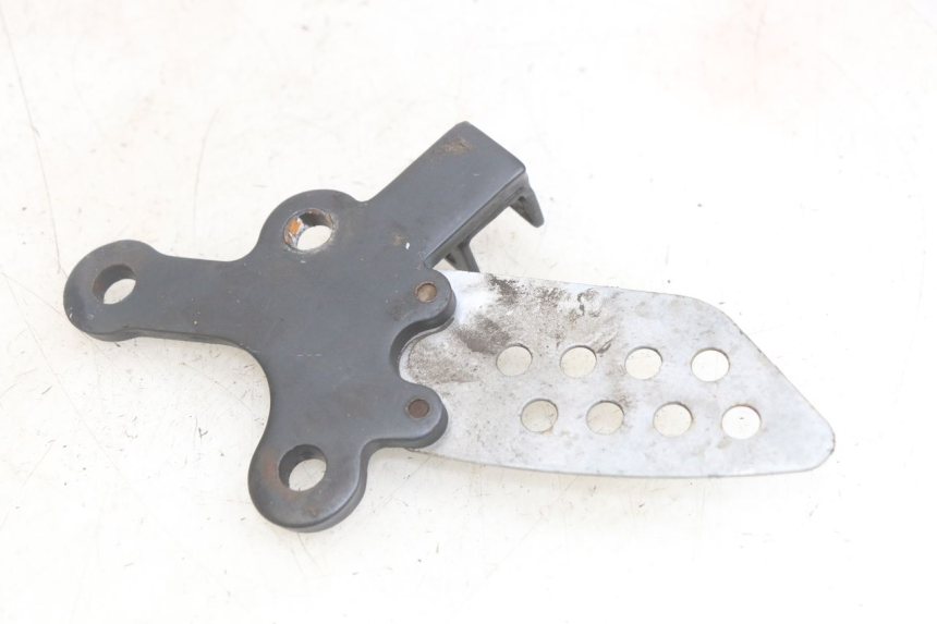 photo de PLACA DE APOYO DELANTERA IZQUIERDA YAMASAKI ROADSTER 50 (2013 - 2018) - Detalle de la pieza