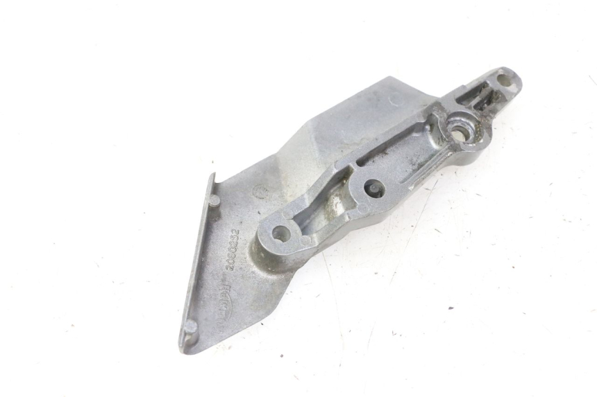 photo de SOPORTE ESTRIBERA DELANTERA IZQUIERDA TRIUMPH SPRINT 900 (1995 - 1998) - Zoom estado de uso