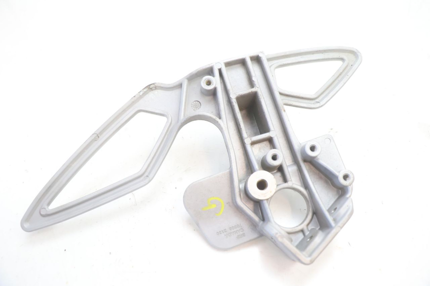 photo de SOPORTE ESTRIBERA DELANTERA IZQUIERDA CAN-AM SPYDER RS 1000 (2008 - 2012) - Detalles de los puntos de fijación