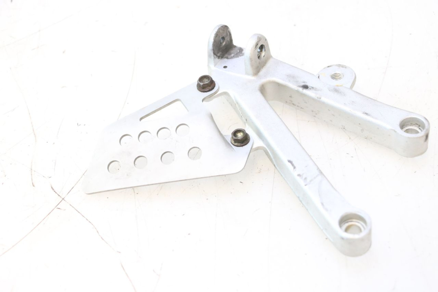 photo de SOPORTE ESTRIBERA DELANTERA IZQUIERDA DUCATI SS IE DS CARENEE 1000 (2002 - 2006) - Detalles de los puntos de fijación