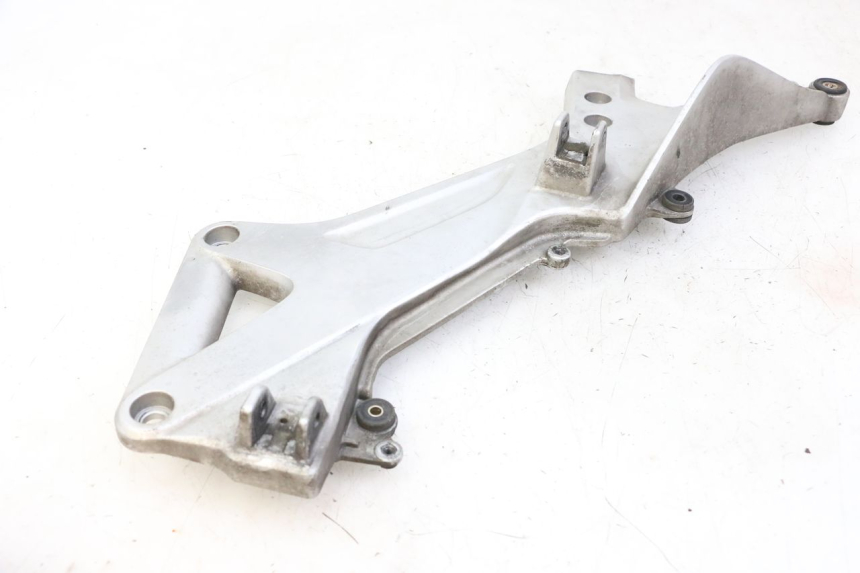 photo de SOPORTE ESTRIBERA DELANTERA IZQUIERDA HONDA ST PAN EUROPEAN 1300 (2002 - 2013) - Detalle de la pieza