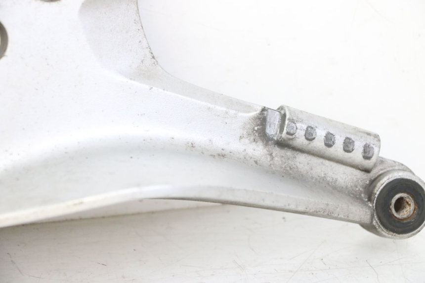 photo de SOPORTE ESTRIBERA DELANTERA IZQUIERDA HONDA ST PAN EUROPEAN 1300 (2002 - 2013) - Características distintivas