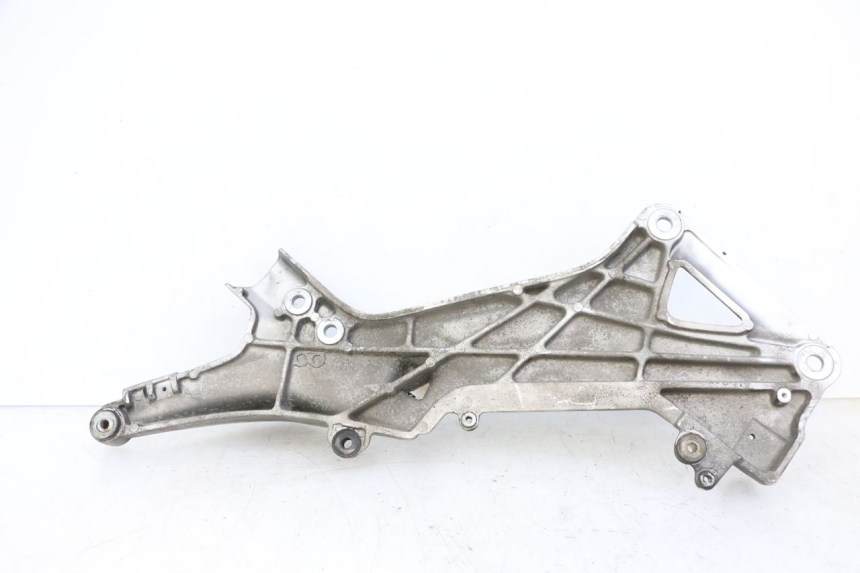 photo de SOPORTE ESTRIBERA DELANTERA IZQUIERDA HONDA ST PAN EUROPEAN 1300 (2002 - 2013) - Detalles de los puntos de fijación