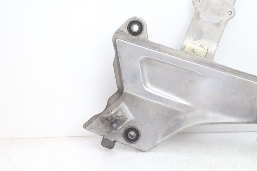 photo de SOPORTE ESTRIBERA DELANTERA IZQUIERDA HONDA ST PAN EUROPEAN 1100 (1990 - 2002) - Detalle de la pieza