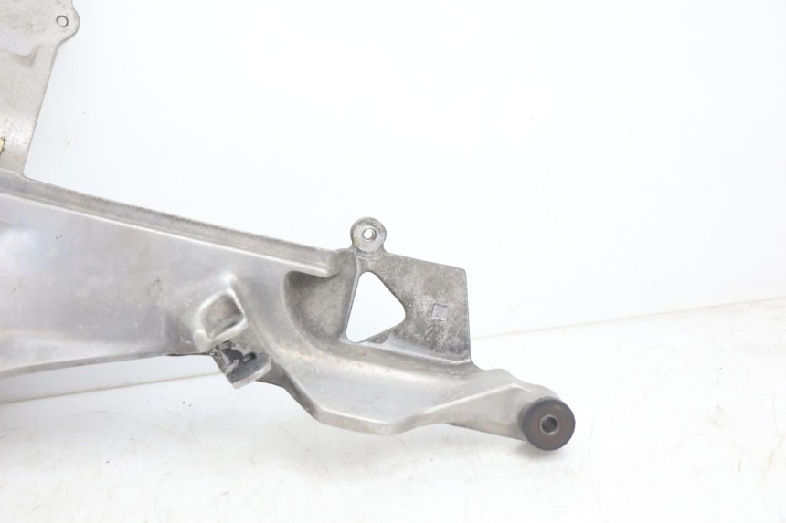 photo de SOPORTE ESTRIBERA DELANTERA IZQUIERDA HONDA ST PAN EUROPEAN 1100 (1990 - 2002) - Otra perspectiva