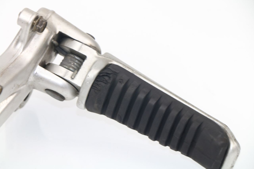 photo de SOPORTE ESTRIBERA DELANTERA IZQUIERDA DUCATI ST2 944 (1997 - 2003) - Detalle de la pieza