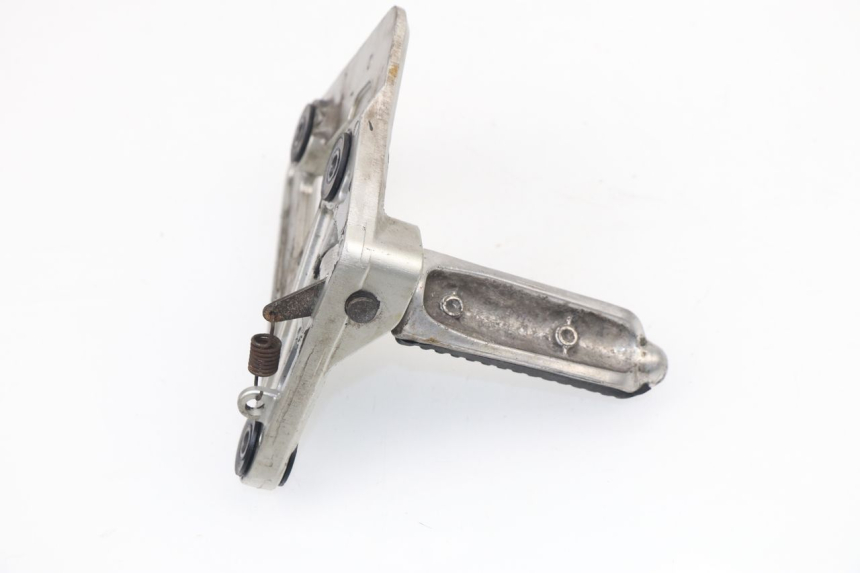 photo de SOPORTE ESTRIBERA DELANTERA IZQUIERDA SUZUKI GSX F GSXF 750 (1988 - 1998) - Primer plano técnico