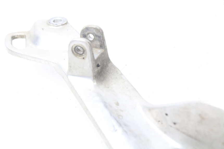photo de SOPORTE ESTRIBERA DELANTERA IZQUIERDA YAMAHA TDM ABS 900 (2002 - 2014) - Detalles de los puntos de fijación