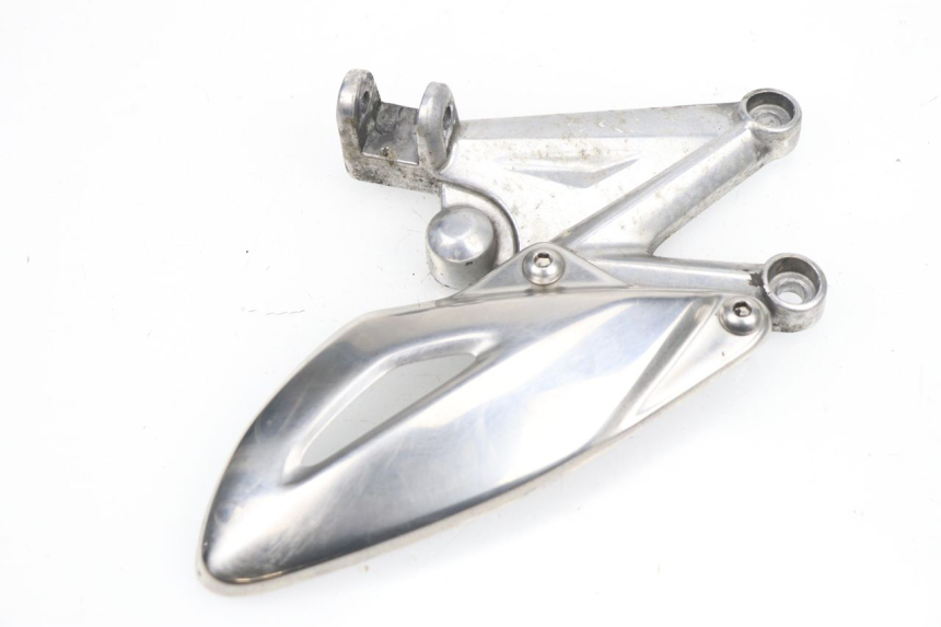 photo de SOPORTE ESTRIBERA DELANTERA IZQUIERDA TRIUMPH STREET TRIPLE 675 (2007 - 2012) - Primer plano técnico