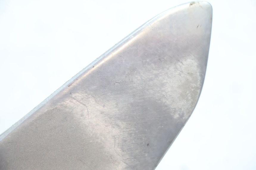 photo de PLATINA APOYA PIE DELANTERO IZQUIERDO HONDA VFR FI RC46 800 (1998 - 2001) - Primer plano técnico