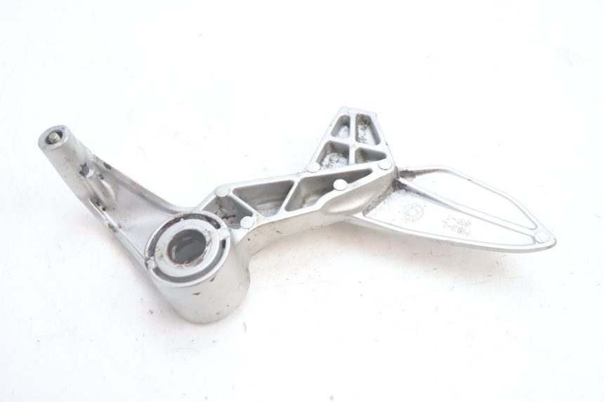 photo de PLATINA APOYA PIE DELANTERO IZQUIERDO HONDA VFR FI RC46 800 (1998 - 2001) - Detalles de los puntos de fijación