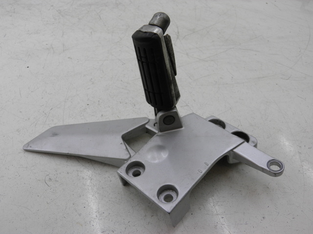 photo de SOPORTE ESTRIBERA DELANTERA IZQUIERDA YAMAHA FJR 1300 (2004 - 2005) - Vista general del producto