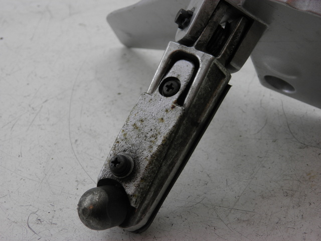 photo de SOPORTE ESTRIBERA DELANTERA IZQUIERDA YAMAHA FJR 1300 (2004 - 2005) - Estado de la superficie y material