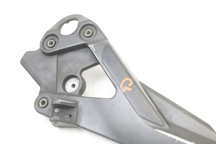 photo de SOPORTE ESTRIBERA DELANTERA IZQUIERDA YAMAHA XJ6 600 (2008 - 2016) - Detalle de la pieza