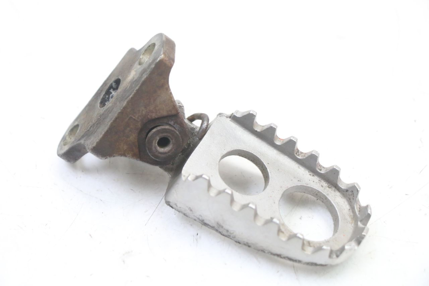 photo de SOPORTE ESTRIBERA DELANTERA IZQUIERDA YAMAHA YZ 125 (2006 - 2016) - Primer plano técnico