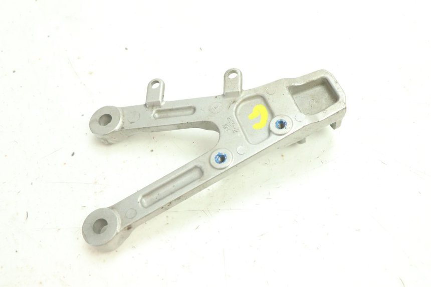 photo de SOPORTE ESTRIBERA DELANTERA IZQUIERDA YAMAHA YZF R6 600 (2008 - 2009) - Otra perspectiva