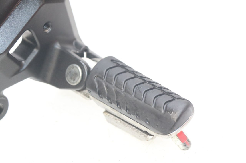 photo de SOPORTE ESTRIBERA DELANTERA IZQUIERDA KAWASAKI Z 650 (2016 - 2019) - Detalle de la pieza