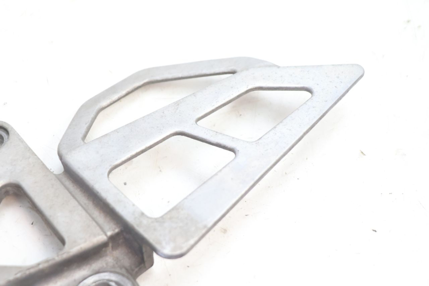 photo de SOPORTE ESTRIBERA DELANTERA IZQUIERDA KAWASAKI ZX-6R ZX6R 600 (1995 - 1997) - Zoom estado de uso