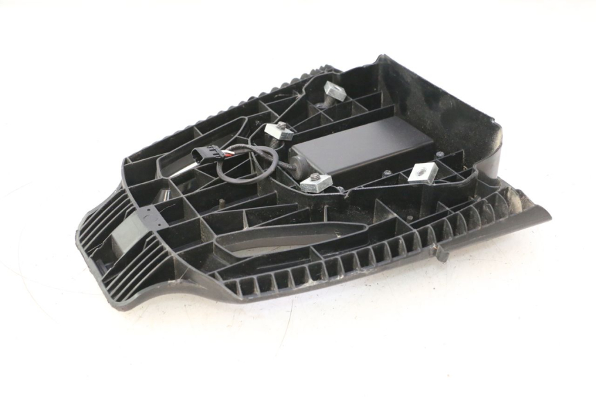 photo de SOPORTE PIAGGIO MP3 HPE 530 (2022 - 2026) - Zoom estado de uso