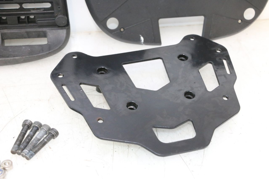 photo de SOPORTE PIAGGIO MP3 500 (2016 - 2018) - Inspección visual detallada