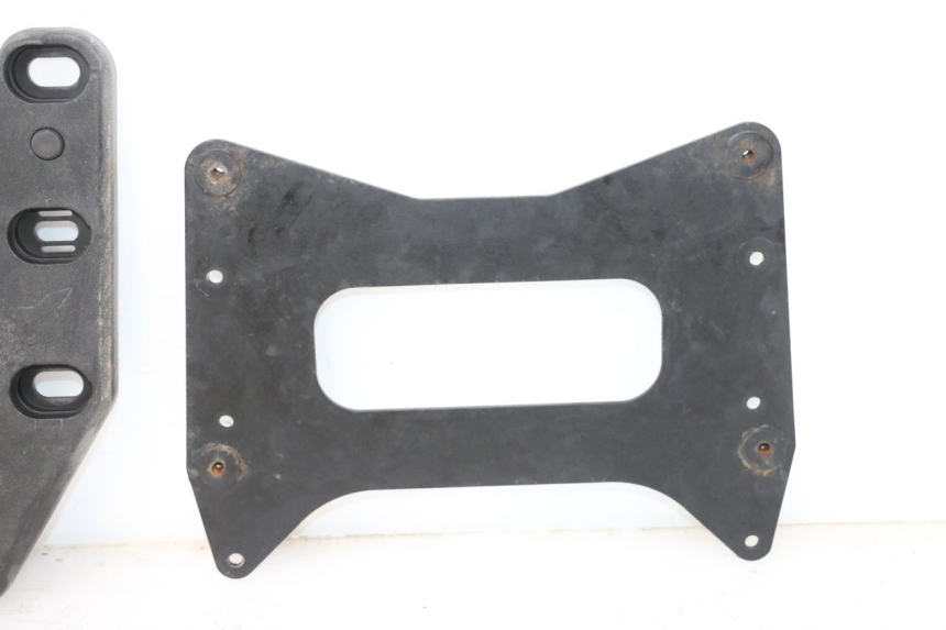 photo de SOPORTE HONDA XLV VARADERO 125 (2007 - 2012) - Detalles de los puntos de fijación