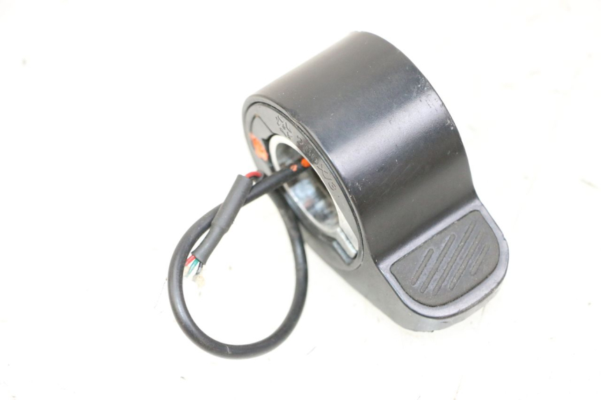 photo de MANETA DE ACELERADOR URBANGLIDE 100XS 1 - Vista principal