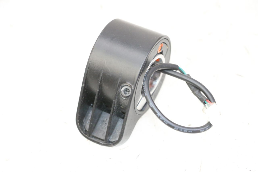 photo de MANETA DE ACELERADOR URBANGLIDE 100XS 1 - Detalle de la pieza