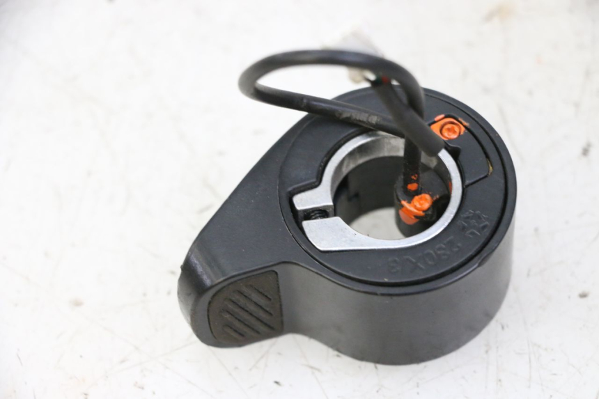 photo de MANETA DE ACELERADOR URBANGLIDE 100XS 1 - Zoom estado de uso