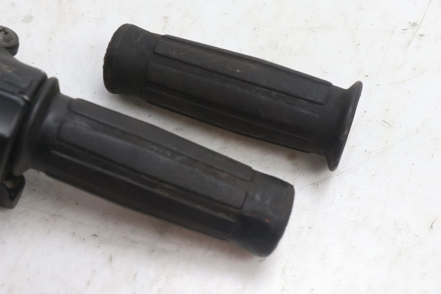 photo de ACELERADOR PEUGEOT 103 SPX CLIP 50 (1989 - 1992) - Detalle de la pieza