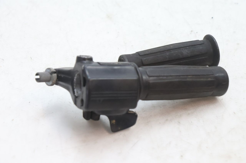 photo de ACELERADOR PEUGEOT 103 SPX CLIP 50 (1989 - 1992) - Zoom estado de uso