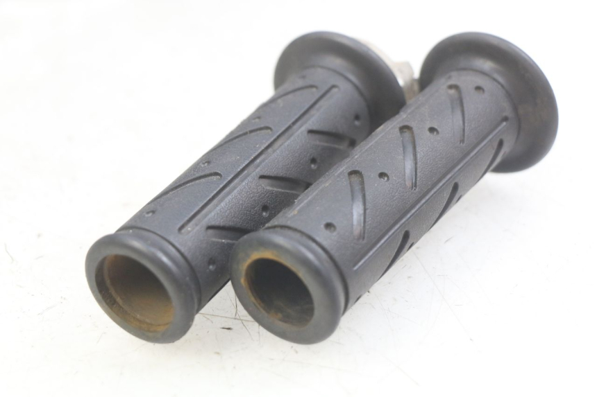 photo de PUñO DEL ACELERADOR KYMCO AGILITY 4T 50 (2018 - 2022) - Zoom estado de uso