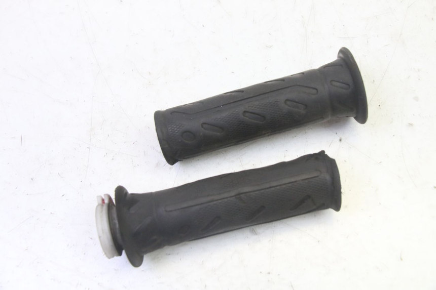 photo de ACELERADOR KYMCO AGILITY NAKED RENOUVO 2T 50 (2011 - 2018) - Vista principal