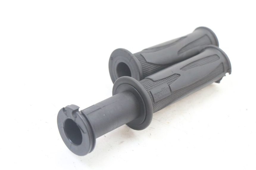 photo de PUñO DEL ACELERADOR APRILIA ATLANTIC 125 (2003 - 2009) - Detalle de la pieza