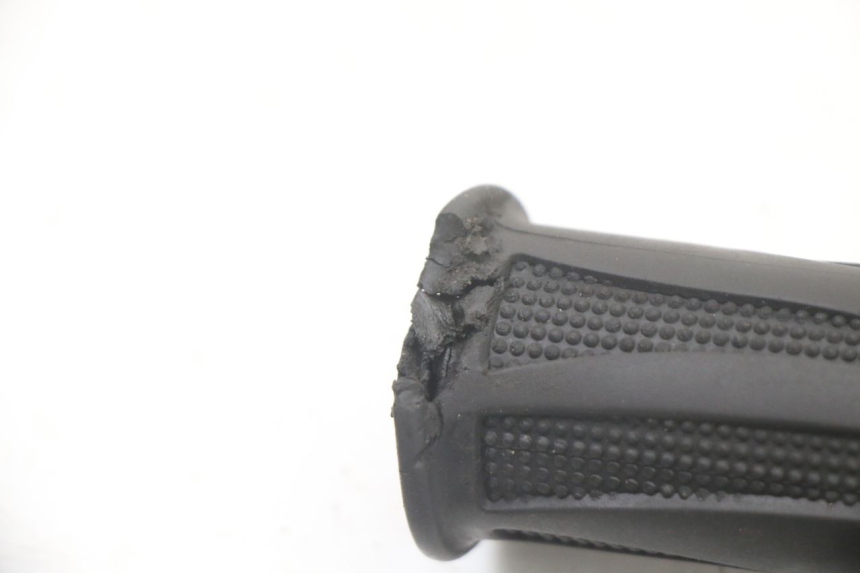 photo de PUñO DEL ACELERADOR APRILIA ATLANTIC 125 (2003 - 2009) - Detalles de los puntos de fijación