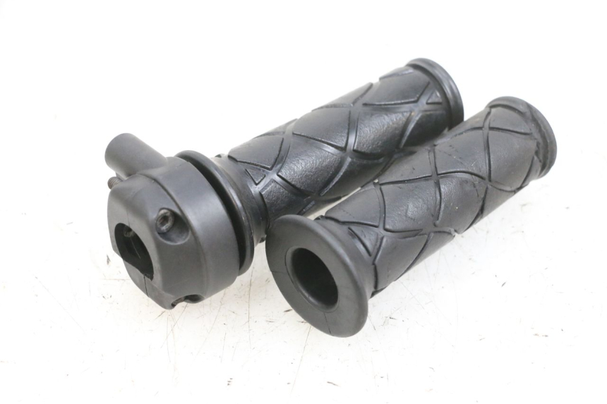 photo de PUñO DEL ACELERADOR YAMAHA BW'S EASY 50 (2013 - 2016) - Detalle de la pieza