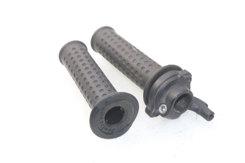 photo de ACELERADOR PIAGGIO CARNABY 125 (2007 - 2011) - Zoom estado de uso