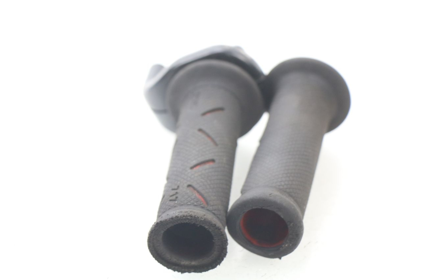 photo de ACELERADOR HONDA CRF CR-F 450 (2001 - 2005) - Primer plano técnico