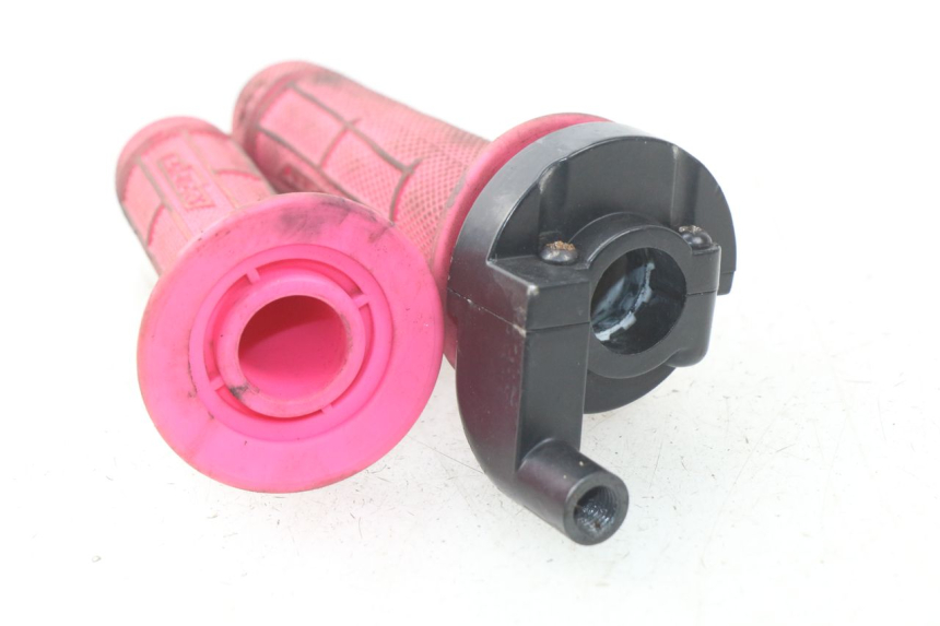 photo de PUñO DEL ACELERADOR CCR DIRT BIKE 125 - Zoom estado de uso