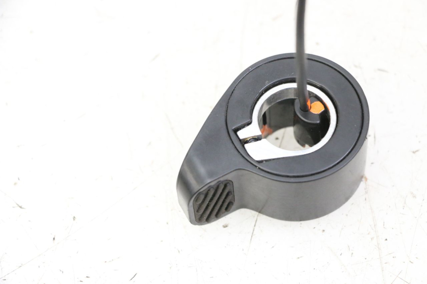 photo de MANETA DE ACELERADOR SEGWAY NINEBOT E2 1 - Zoom estado de uso