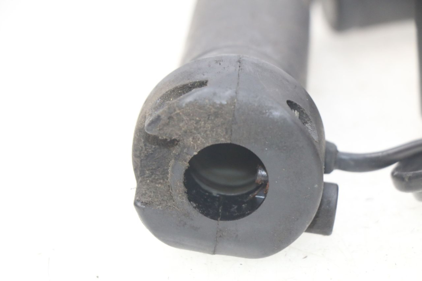photo de PUñO DEL ACELERADOR HONDA FES PANTHEON 2T 125 (1998 - 2002) - Zoom estado de uso