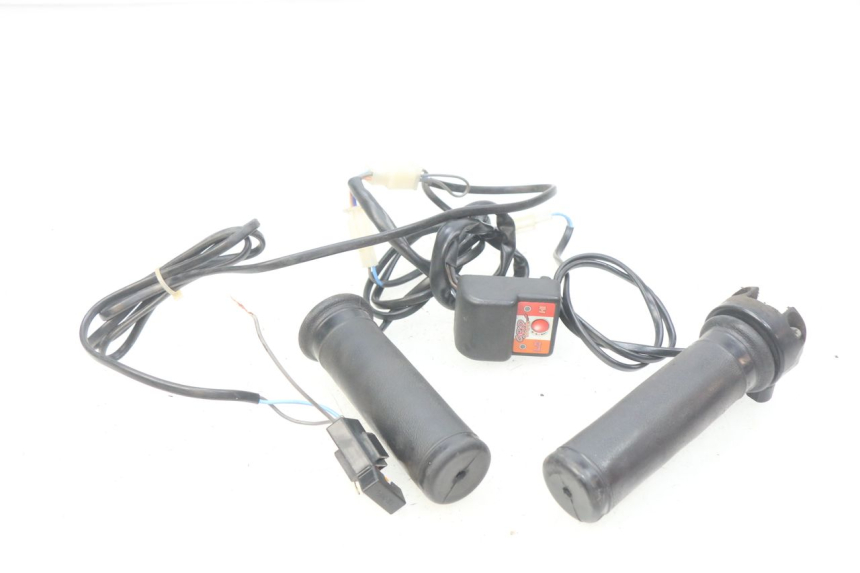 photo de PUñO DEL ACELERADOR HONDA FES PANTHEON 2T 125 (1998 - 2002) - Vista general del producto